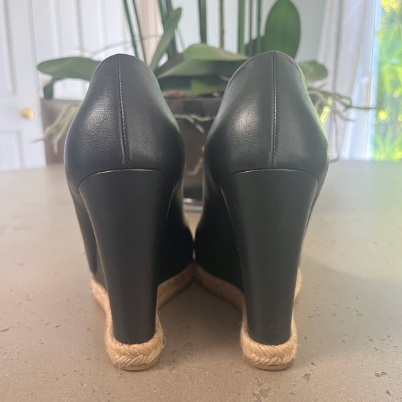 Gucci peep toe leather platform wedge heels - barely used! Size 9 - Picture 4 of 5